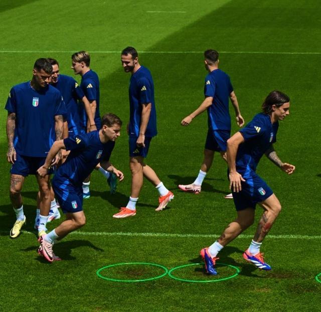 【前瞻】16强最悬疑之战！意大利大难不死有后福吗？