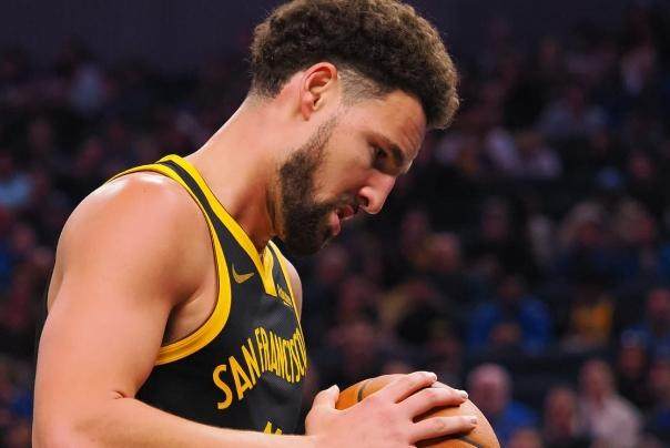 kaiyun-替补是不可触及底线？记者一句话让汤普森敏感破防