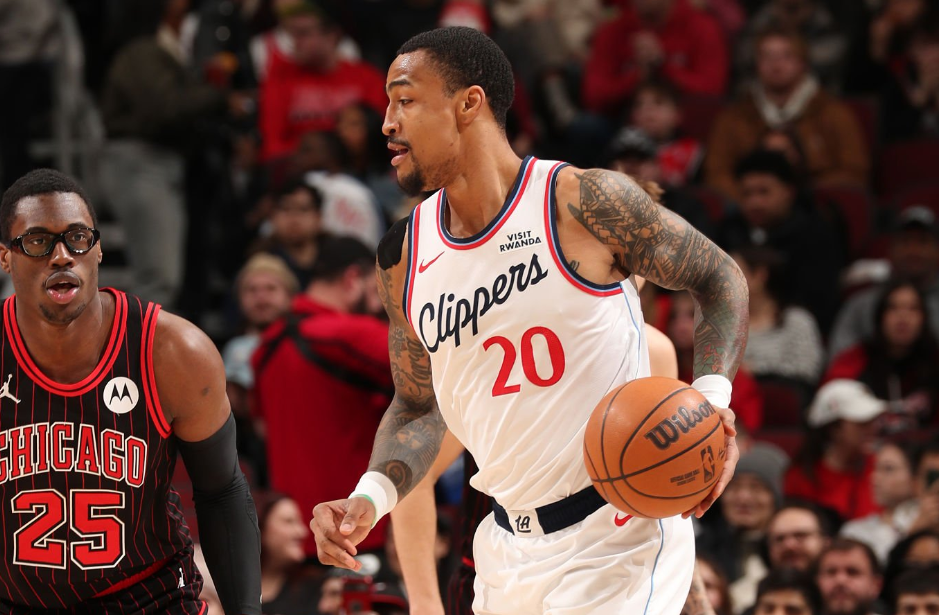 开云注册-锋线大将的进攻效率还在不断提升,快船为什么不能给他多些球权?