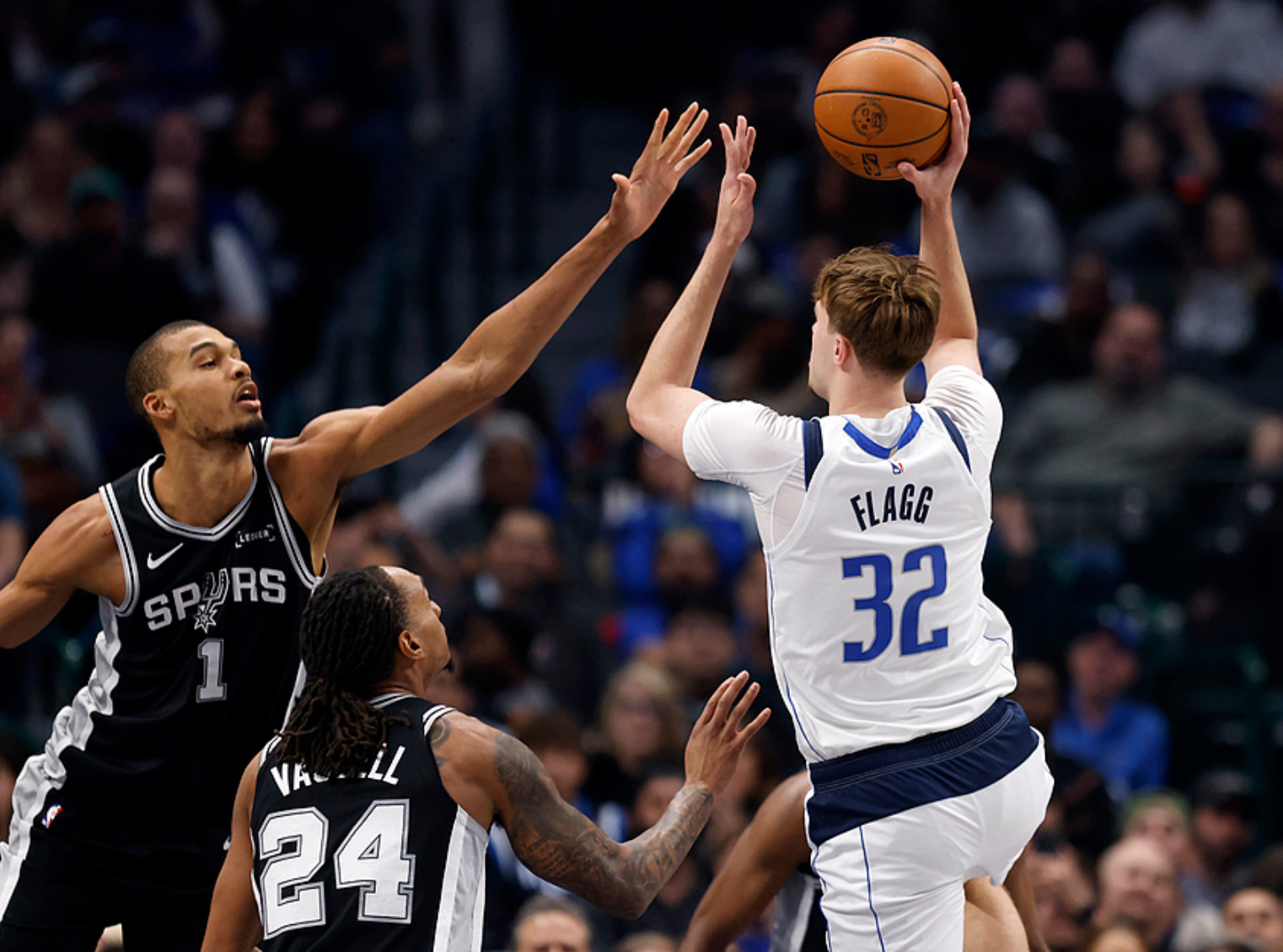 kaiyun-西部排名又变了：火箭爆冷连败，湖人坐收好礼，2队排名互换