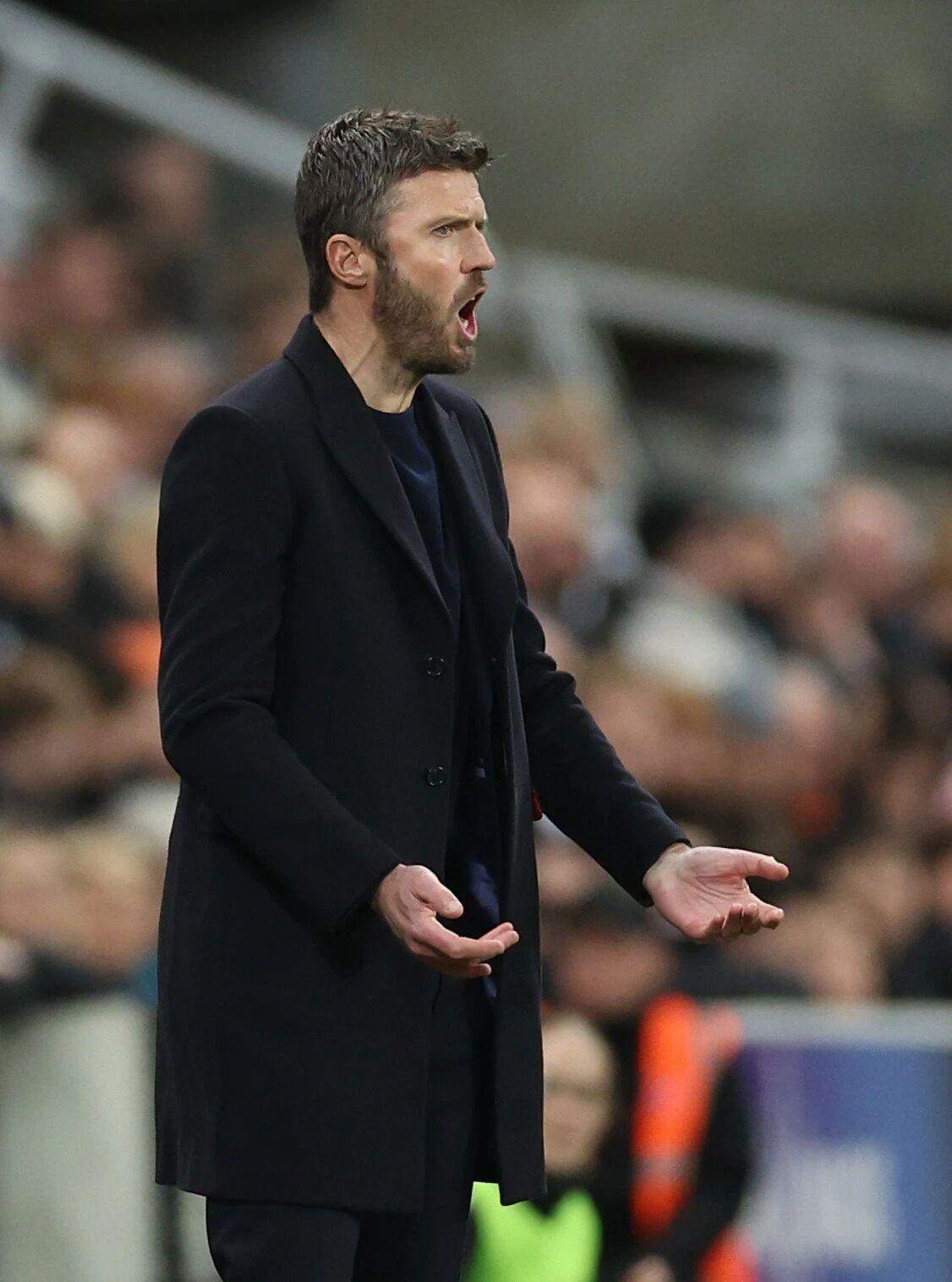 开云-愤怒卡里克赛后不理曼联球员!又一将受伤雪上加霜,错误换人致败