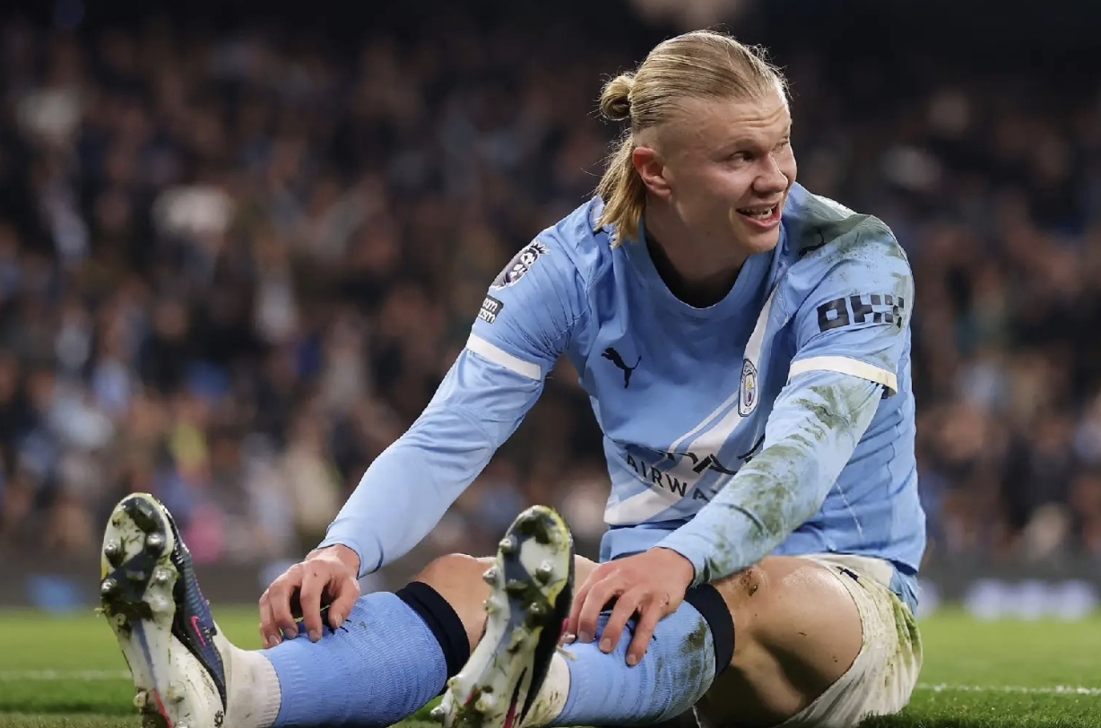 2失良机!哈兰德被批不值2亿:全场0射正3数据挂零 6.1分全队最低