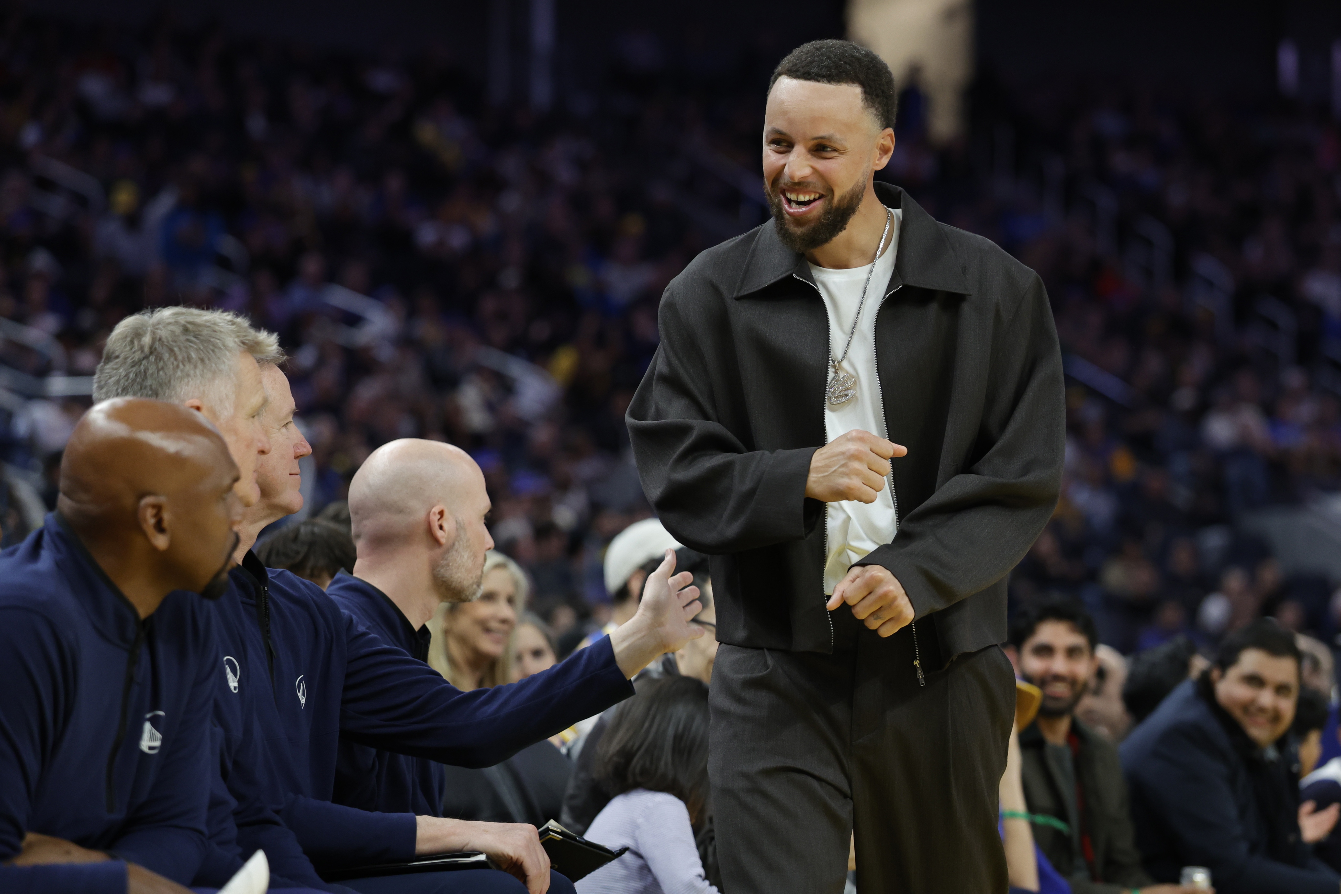 kaiyun官网-科尔:库里今早进行了个人训练 他随队出征客场能提升士气