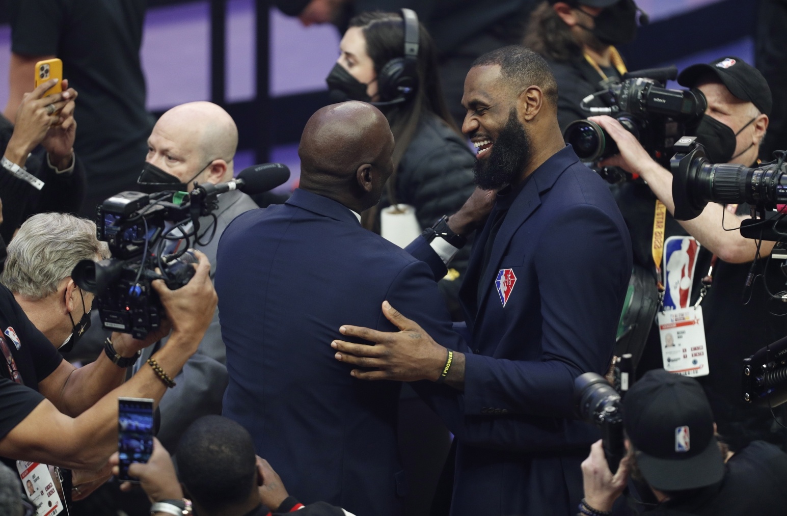 开云app-Skip：恭喜詹姆斯胜场数历史第一 他现在比乔丹多打662场比赛